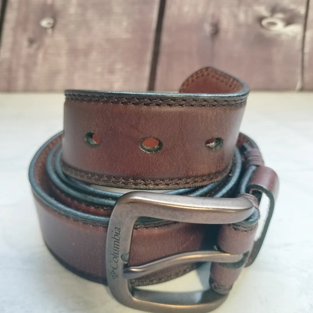 Columbia Men's Brown Genuine Leather Belt Sz 44 Metal Buckle